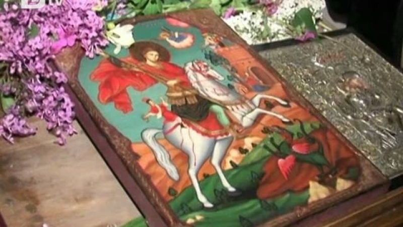 Известни именици ще спазят традицията - ще черпят с агнешко и вино