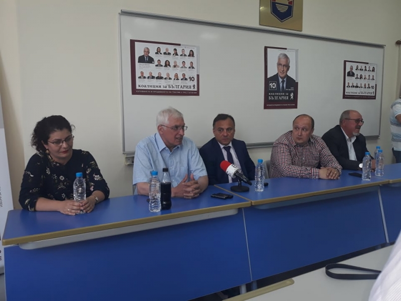  „Коалиция за България” представи листата си за евродепутати в Бургас