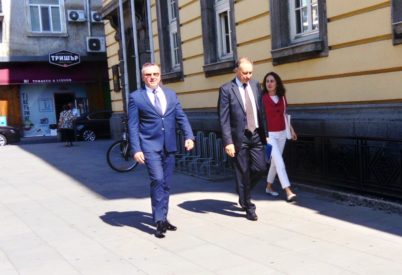 ГЕРБ официално се регистрира за местните избори