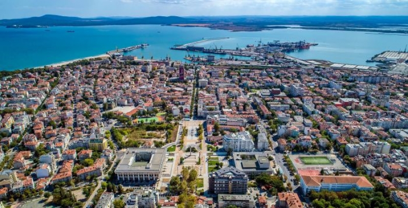 Бургазлии трябва да работят най-дълго, за да имат жилище