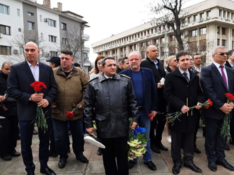 БСП – Бургас почете Националния празник на България 