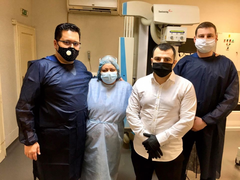 Константин Бачийски продължава да помага на медиците в Бургас