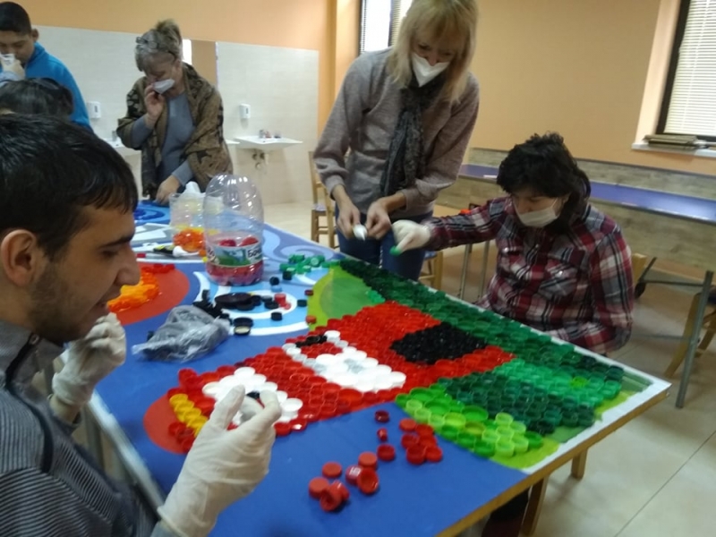 Пана от капачки ще радват гостите на Бургас