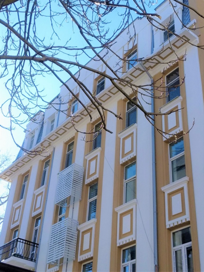 Реставрираха знакова сграда в центъра на Бургас