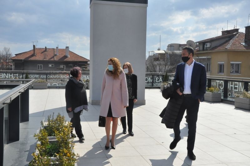 Деница Николова: Бургас ще е център на развитие за следващите 7 г. с гъвкави проекти