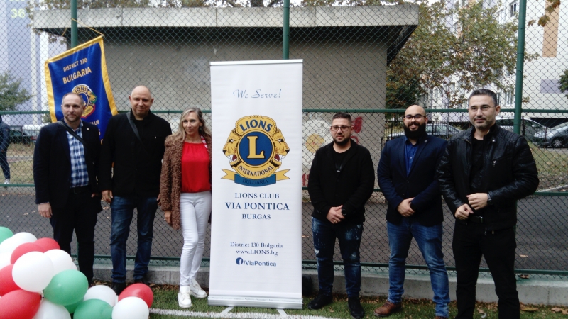 Лайънс Клуб „Виа Понтика“ организира стрийтбол състезание в НБУ „Михаил Лъкатник“