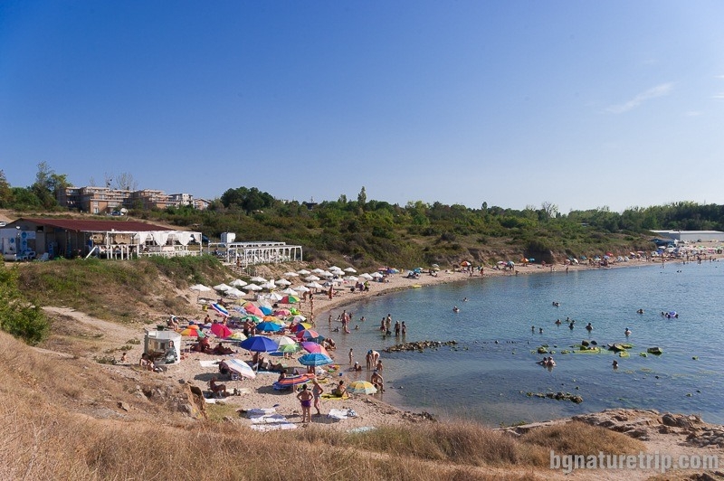 Кметът на Ахтопол: Пълно е с туристи, морето е кристално, а цените нормални