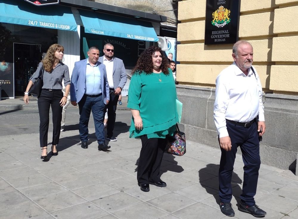 С мотото „Да направим място за хора между политиците“, „Граждани за общината“се регистрира за участие в местния вот