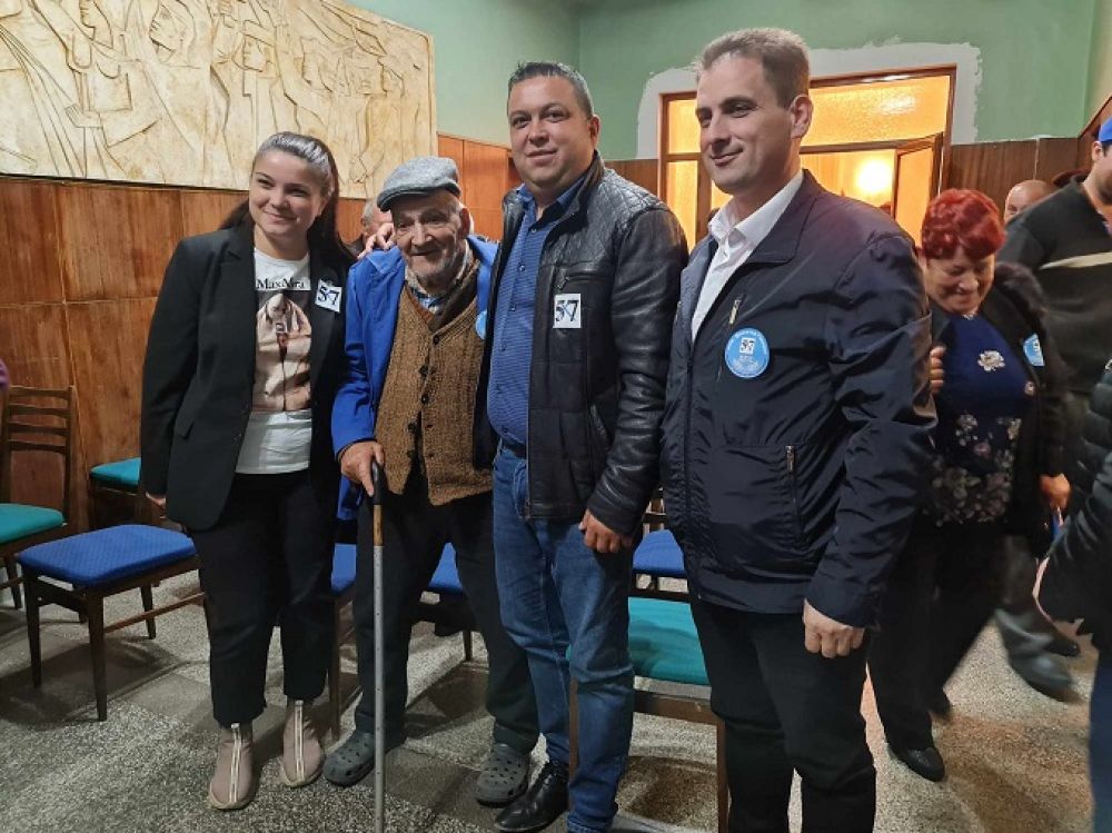 Стотици сунгурларци стиснаха ръката на кандидата за кмет инж. Гавазов 