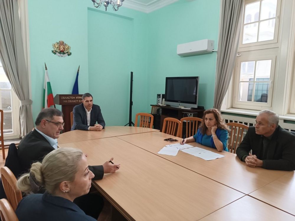 Областният управител Пламен Янев инициира среща за решаване на случая на тормозената ученичка от СУ „Константин Петканов“