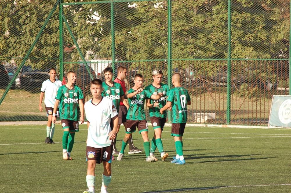 ФК Нефтохимик завърши първия полусезон като безапелационен лидер в АОГ