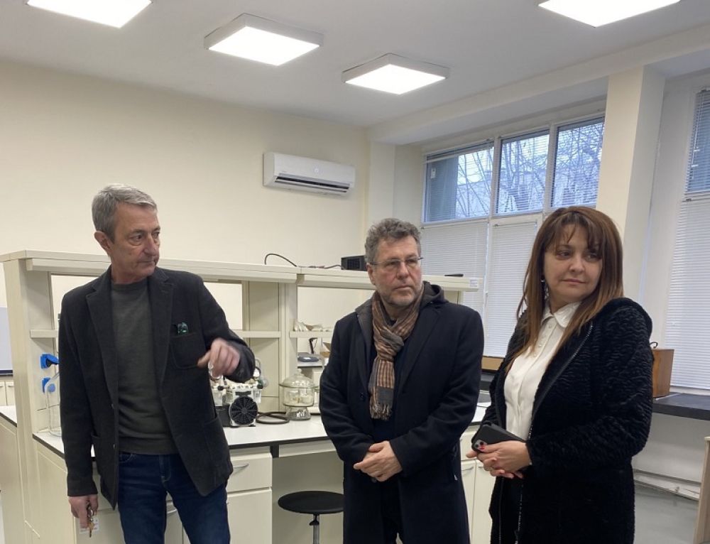 Два водещи университета планират обща специалност