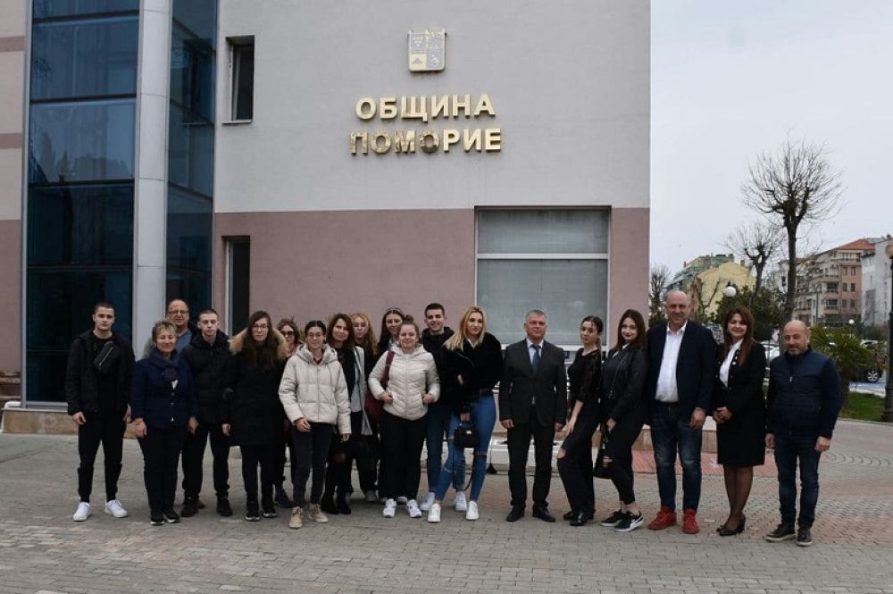 Ръководството на Университет „Проф. д-р Асен Златаров“ представи възможностите за обучение в Поморие 