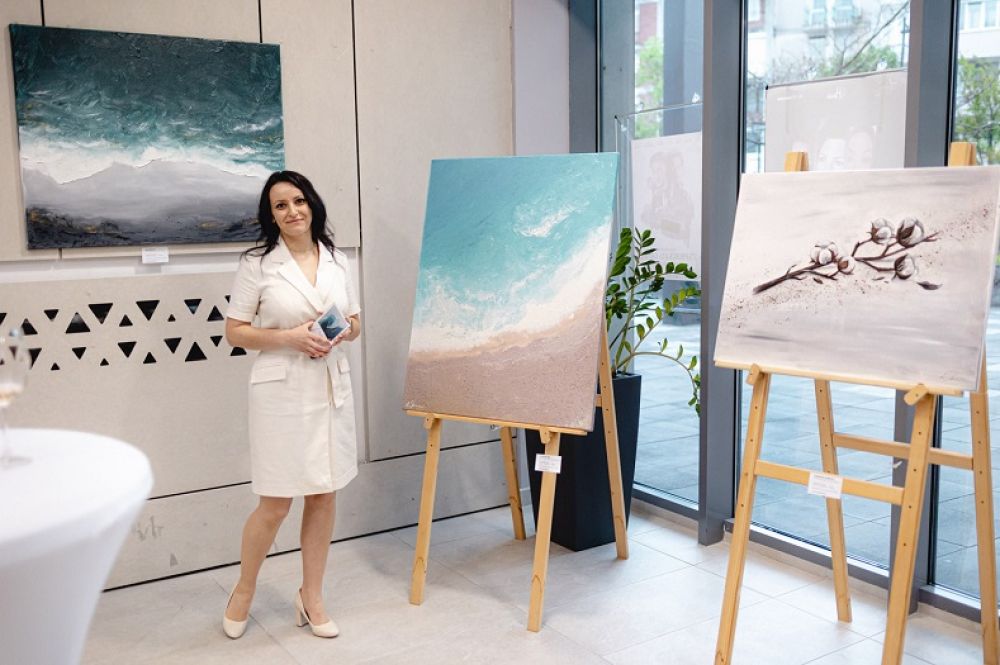 Несебър „усети“ изкуството на Анелия Шикова