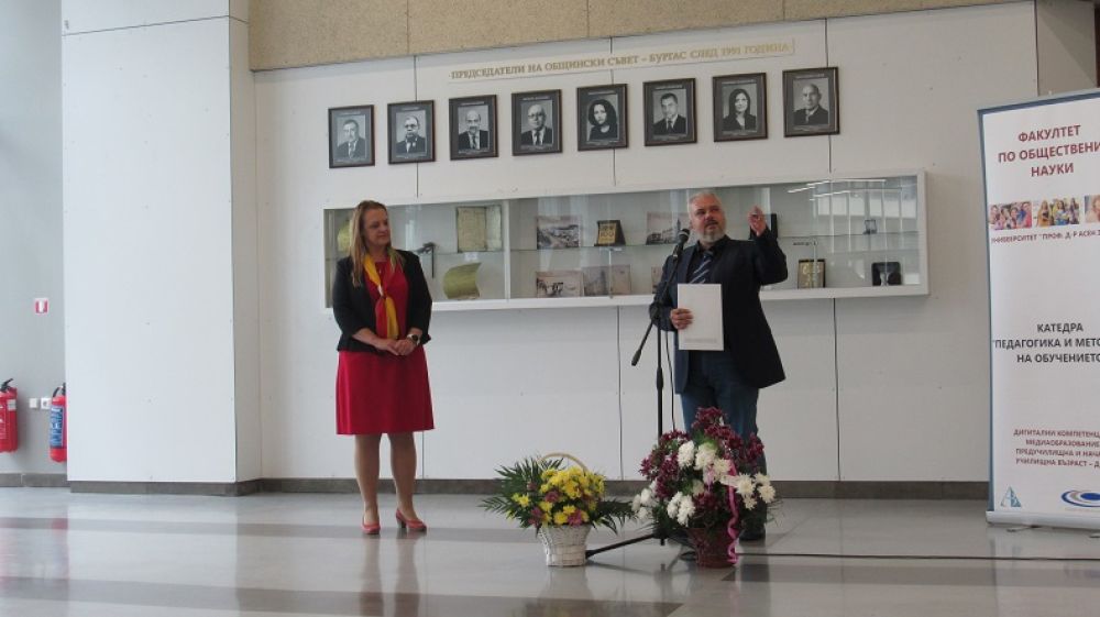 Представят пионерите на образователното дело в Бургас с оригинална изложба