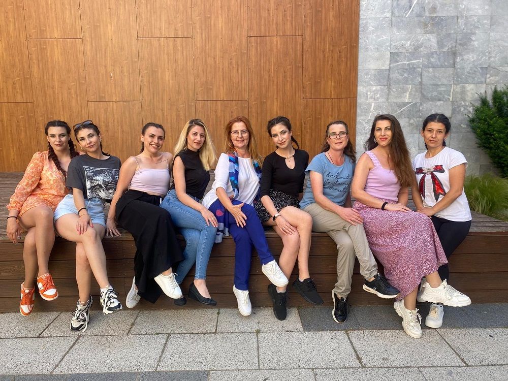 Студенти от Университет „Проф. д-р Асен Златаров“ взеха ключово участие в празничното тържество на ДГ „Детелина“