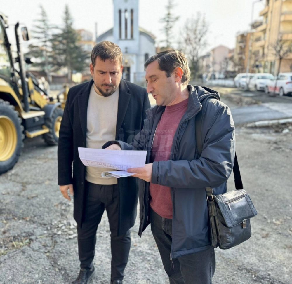 Обновяват площада пред църквата „Св. св. Кирил и Методий“ в Приморско