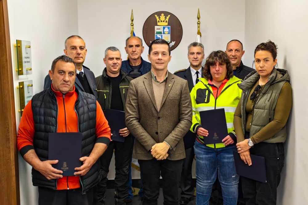 Кметът на Царево Марин Киров отличи пожарникари, горски служители и доброволци