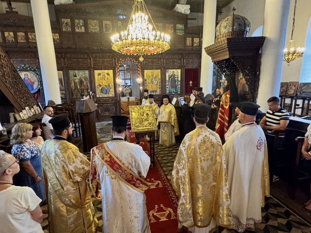 Архиерейска Света Литургия в село Кости 