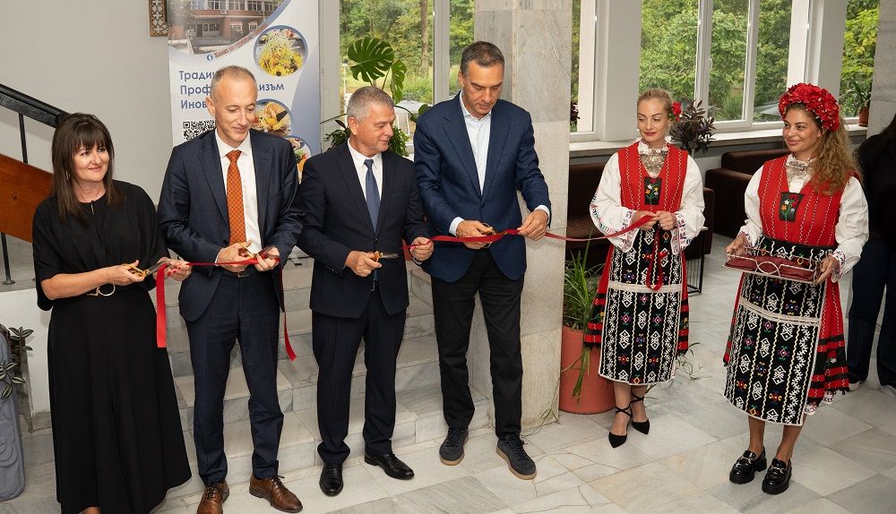 Дискусионен форум събра представители на институции, бизнес и местна власт в обновения Колеж по туризъм към БДУ „Проф. д-р Асен Златаров“