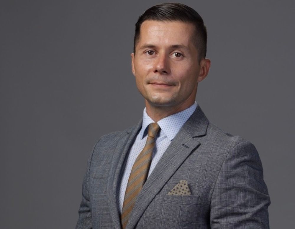 По проект правят писта и осветление на стадиона в Царево 