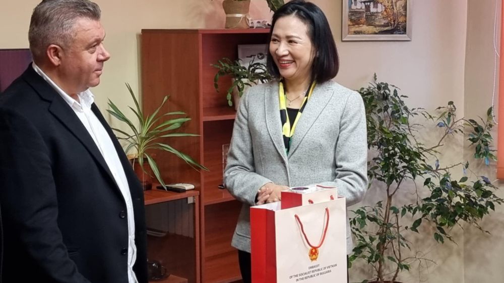 Кметът на Свети Влас и посланикът на Виетнам обсъдиха развитието на туризма и осигуряване на работна сила от азиатската държава