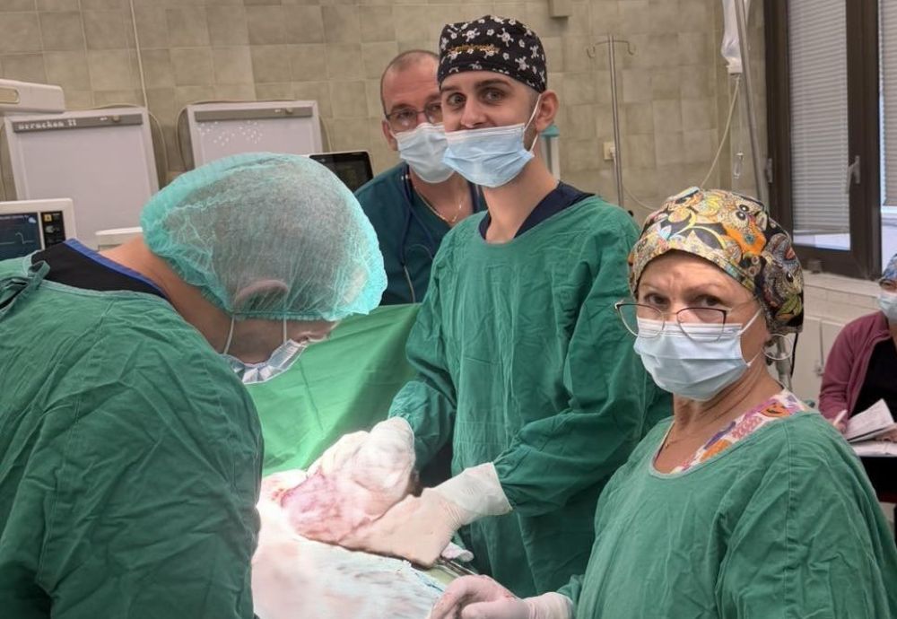 В УМБАЛ Бургас извадиха тумор колкото пъпеш от корема на жена