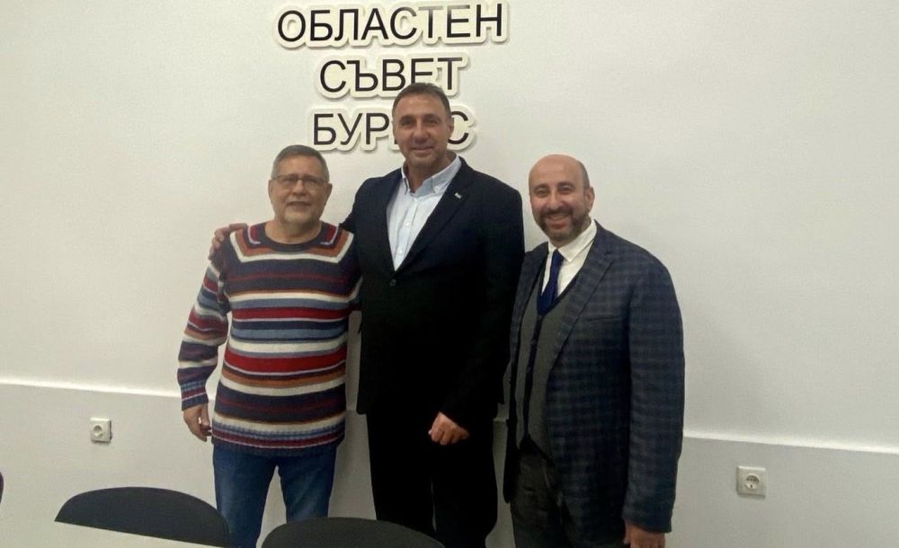 Създателят на паметника на Васил Левски в Нови Искър се присъедини към структурата на ДПС в Бургас