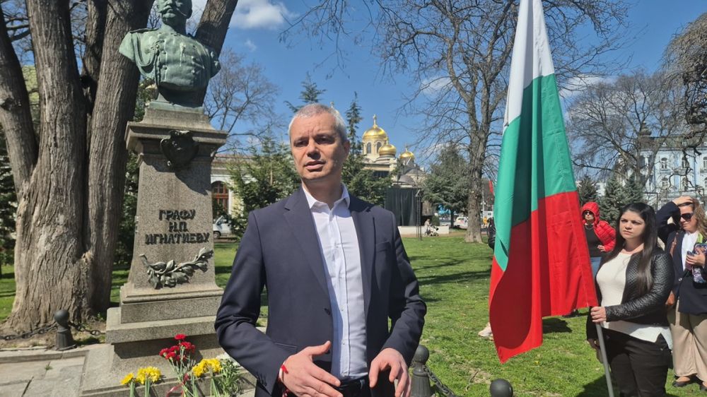 Костадин Костадинов: Паметта на граф Игнатиев не трябва да бъде поругавана