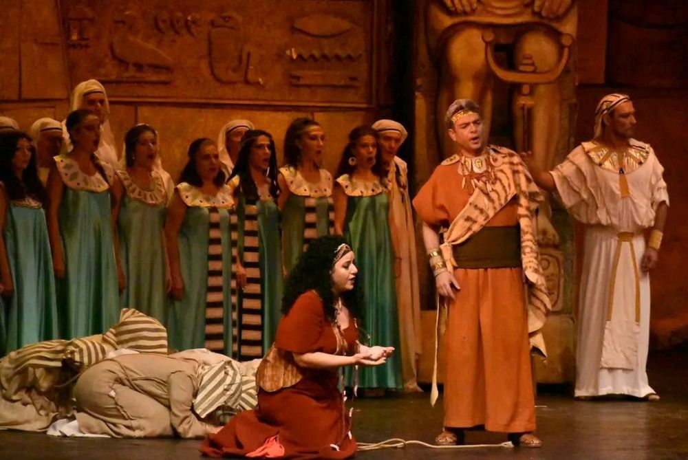 Именит диригент и изтъкнати певци представят  „Аида“ на 30 април в Държавна опера Бургас