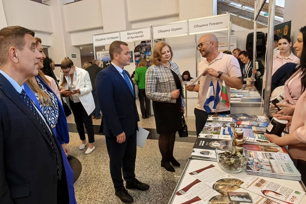 Всички гледат към Царево на туристическото изложение „Уикенд туризъм“  