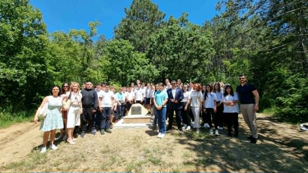 Символ на словото и знанието откриха в Свети Влас по повод 120-годишния юбилей на училището
