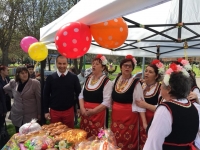 Бургазлии от няколко поколения боядисваха яйца в парка с МДБГ