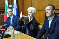 Райна Кабаиванска: Винаги се чувствам трогателно, когато се връщам в Бургас