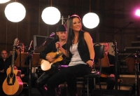 „Мери Бойс Бенд“ с акустичен концерт на новата сцена срещу Часовника