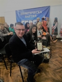 С лични средства депутати от ГЕРБ дадоха живот на читалище в Руенско