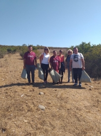 Кандидат за кмет и световен шампион се включиха в почистването на остров Св. Иван
