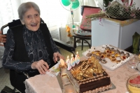 100-годишната баба Руса навръх юбилея си: Любовта към хората и работата ме съхраниха