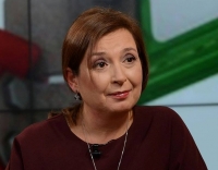 Зорница Русинова отново с приемна в Бургас