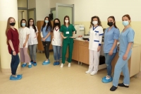 Бъдещи медицински сестри проведоха практиката си в модерната база на лаборатория „Лина“