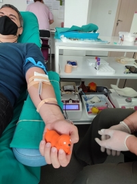 Бургазлии се включват в Коледно предизвикателство – даряват кръв, за да спасяват непознати