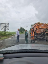 Кметът на Созопол инспектира ремонта на пътя до хижа Странджа