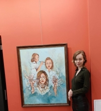 Чаровната Полина Валецкая реди първа изложба в Бургас