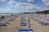 Морето е чисто но туристи няма