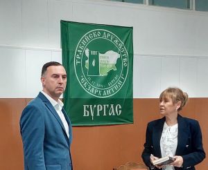 Представиха историческия роман „Нищо по-малко от вечност“ в НЧ „Тракия“