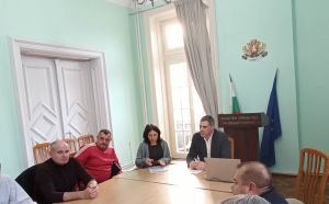 Областният управител Пламен Янев опитва да разреши 20-годишен казус със спорни имоти в Бургас