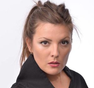 „Похвално слово за българката“ на Иванка Шекерова събира стотици в Бургас на 23 март