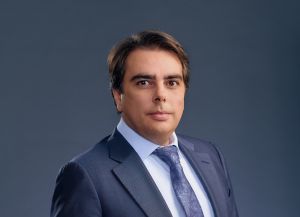 Асен Василев: Искаме доходи и пенсии като в Европа
