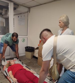 Ротари клуб дари оборудване за лесно повдигане и пренасяне на пациенти на Спешна помощ