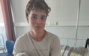 Артьом от наводнението в Елените: Молех се да не ми отрежат целия крак